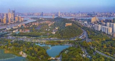 ​武汉为世界首座人口超千万湿地城市（武汉是“湿地上的城市”）