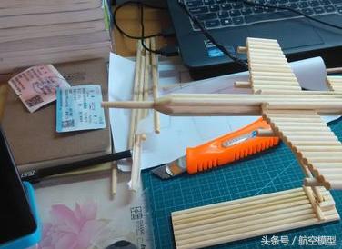 飞机模型筷子手工制作(制作简易的飞机模型)(17)