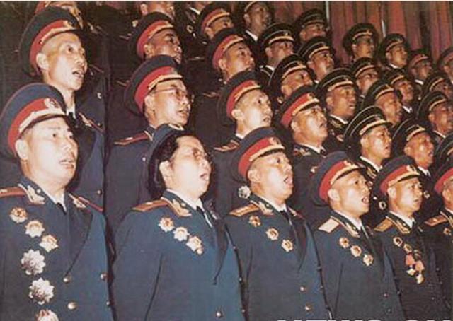 现有中将军衔以上的有哪些（我国军衔大将和上将哪个大）(图1)