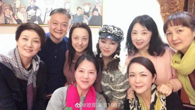 ​87版红楼梦剧组时隔30年再次重聚(87版红楼梦再聚首)