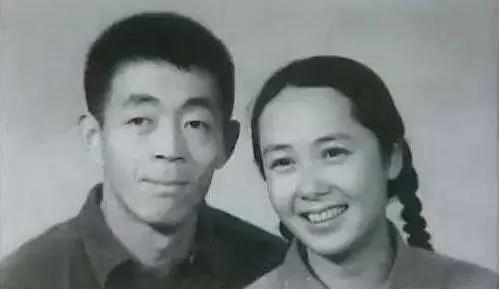 蒋雯丽顾长卫怎么在一起的（蒋雯丽老公顾长卫怎么认识的）(图3)