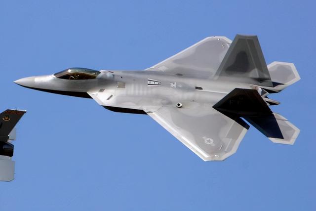 美国公认三大顶级武器（美国6款十分先进的武器）(9)
