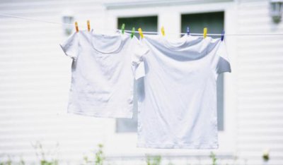 ​天气潮湿衣服晾不干应该怎么办？