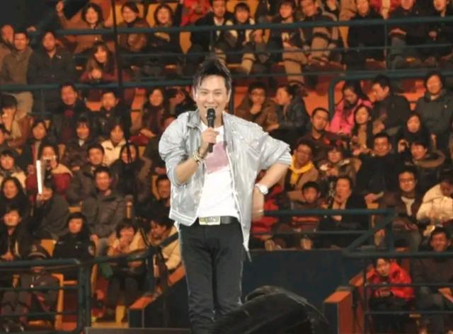 华语乐坛公认的殿堂级天后（华语乐坛近30年来有哪些歌手可以称得上天王天后）(12)