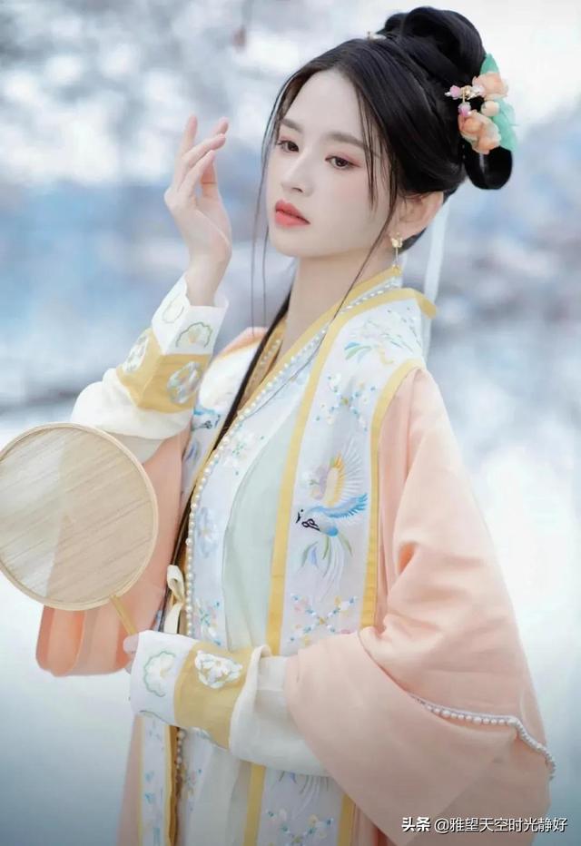 国风古装汉服秀(女明星汉服造型大赏)(7)