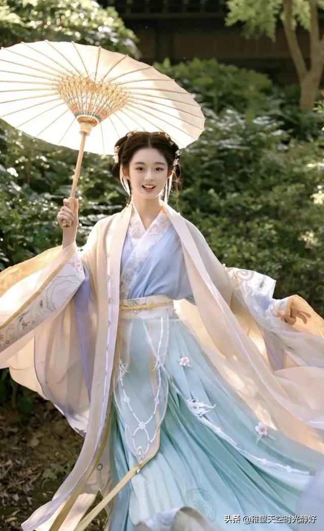 国风古装汉服秀(女明星汉服造型大赏)(2)