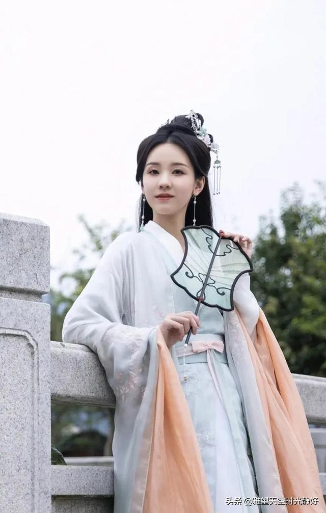 国风古装汉服秀(女明星汉服造型大赏)(28)