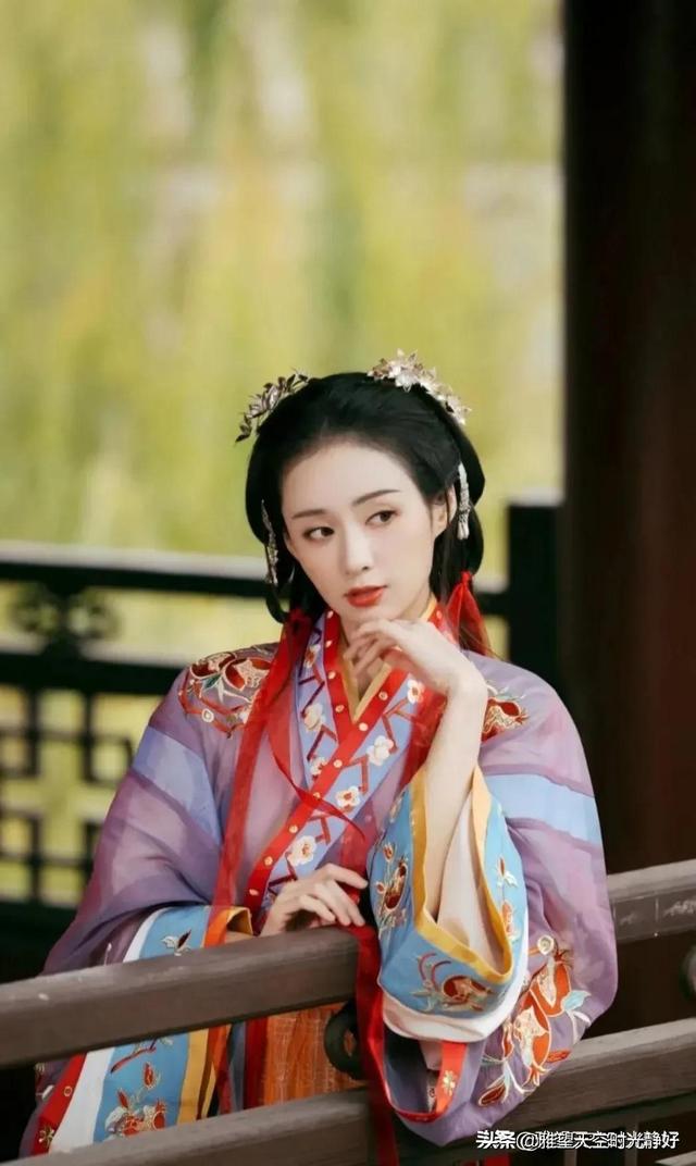 国风古装汉服秀(女明星汉服造型大赏)(16)