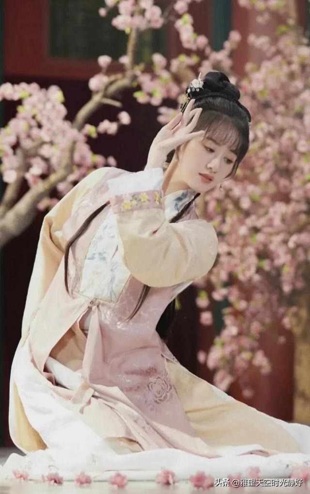 国风古装汉服秀(女明星汉服造型大赏)(54)