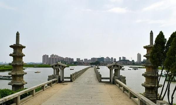 洛阳桥位于何地,洛阳桥的简要介绍英语图3