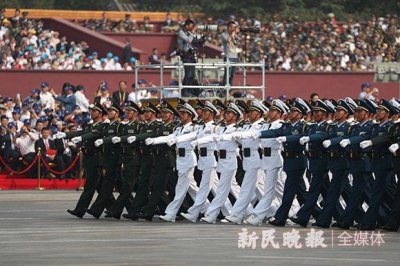 ​70周年阅兵口号是什么_阅兵全过程