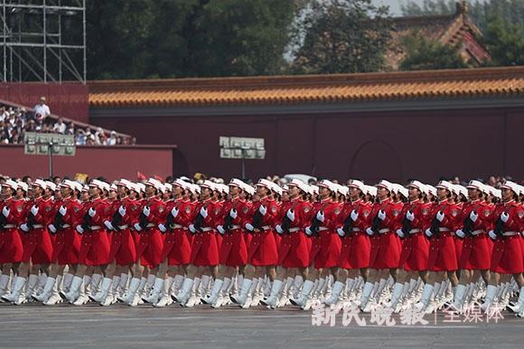 70周年阅兵口号是什么_阅兵全过程