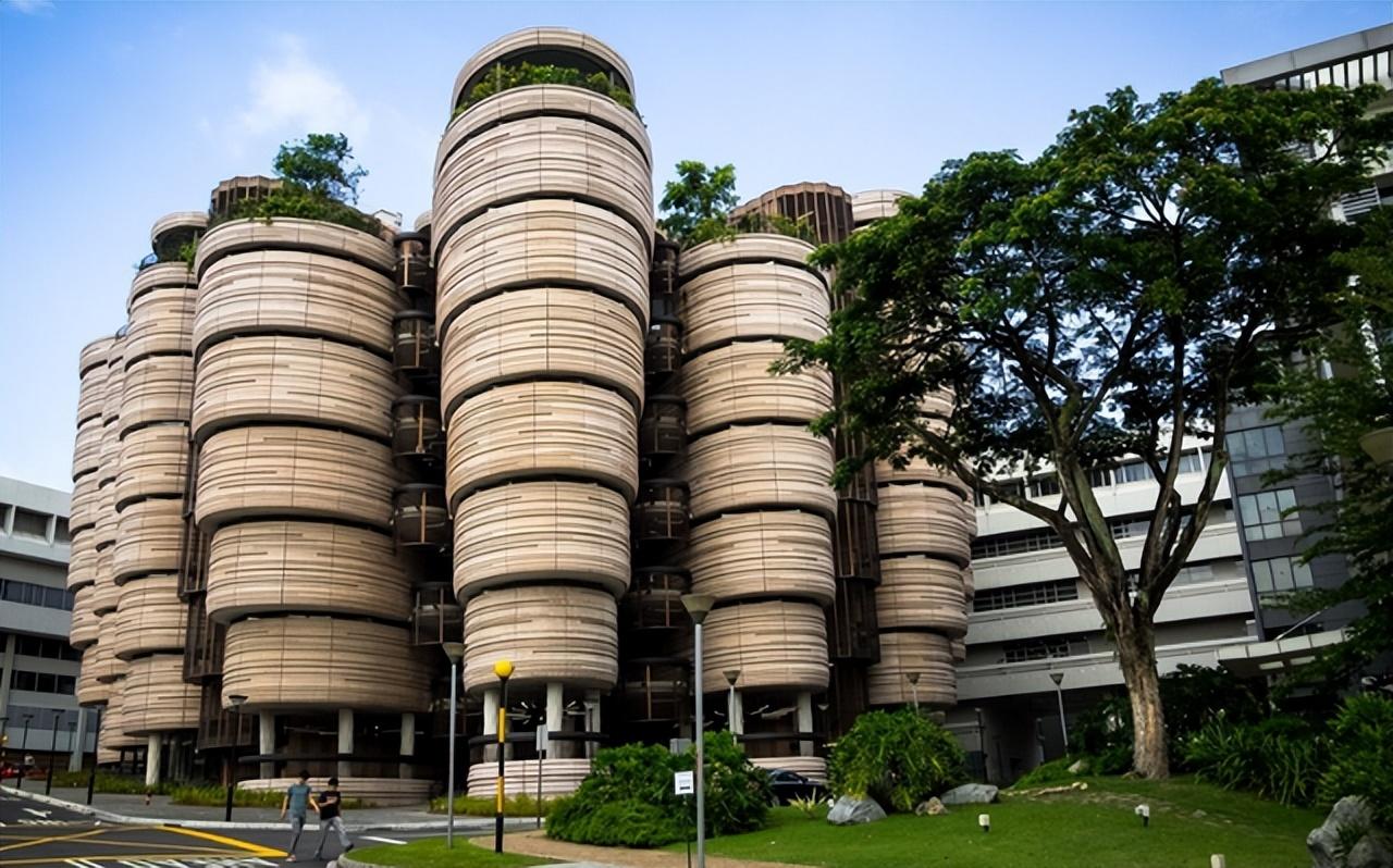 清华北大位列亚洲大学排名前二（前十中有7所是中国高校）