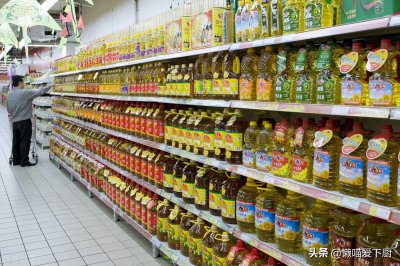 ​低芥酸菜籽油和一般菜籽油哪个好（菜籽油是什么菜籽做的）