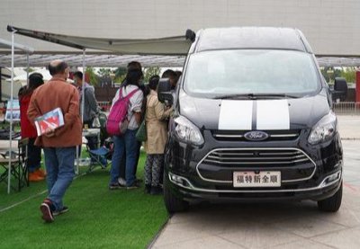 ​福特新全顺b型房车2022最新款（商务范倍儿有面）