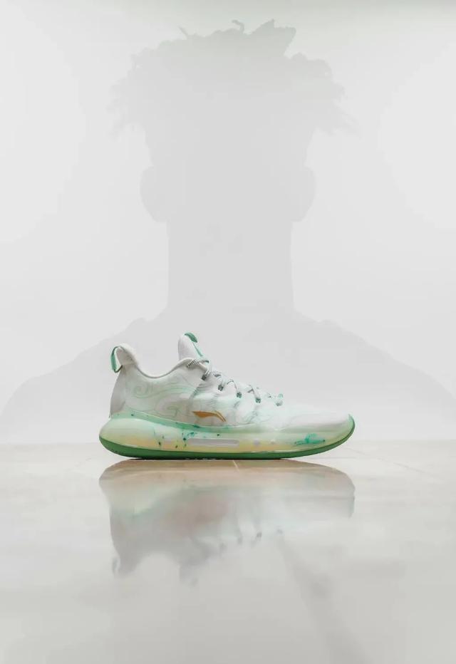 nba詹姆斯全新系列球鞋(NBA球员上脚詹姆斯2双战靴)(9)