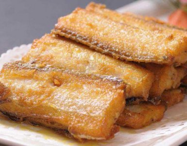 ​炸带鱼怎么做才酥脆好吃（老师傅教你好吃做法）