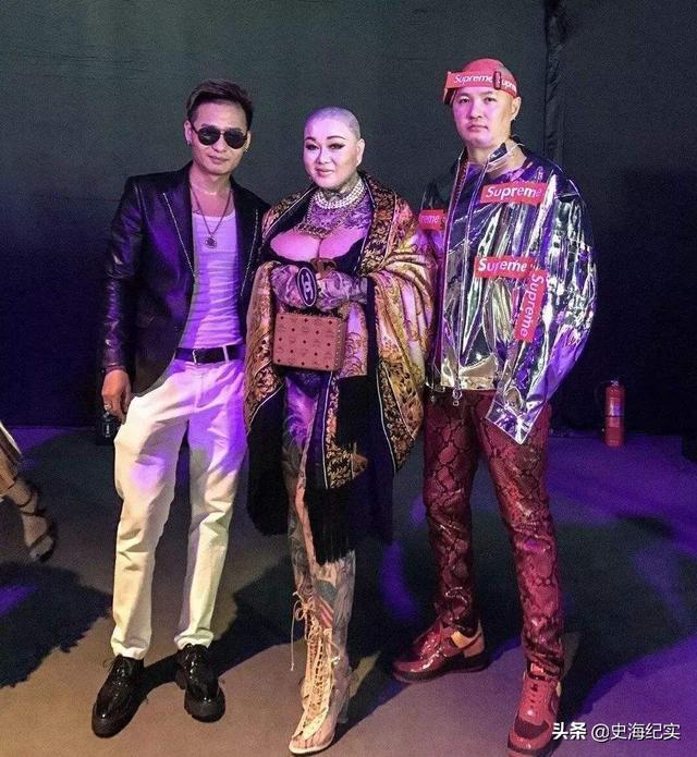 富豪公开征婚（富婆征婚送宾利）(16)
