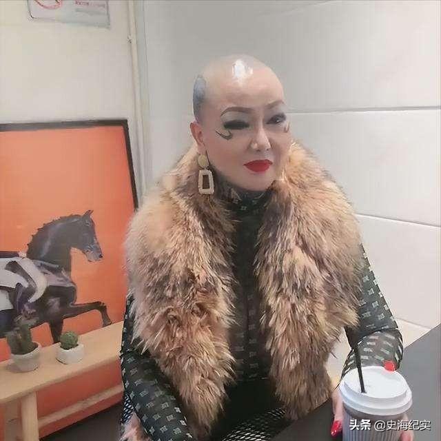 富豪公开征婚（富婆征婚送宾利）(15)