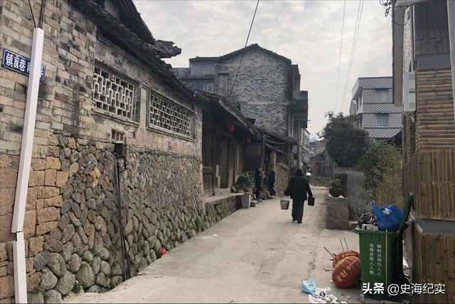 富豪公开征婚（富婆征婚送宾利）(6)