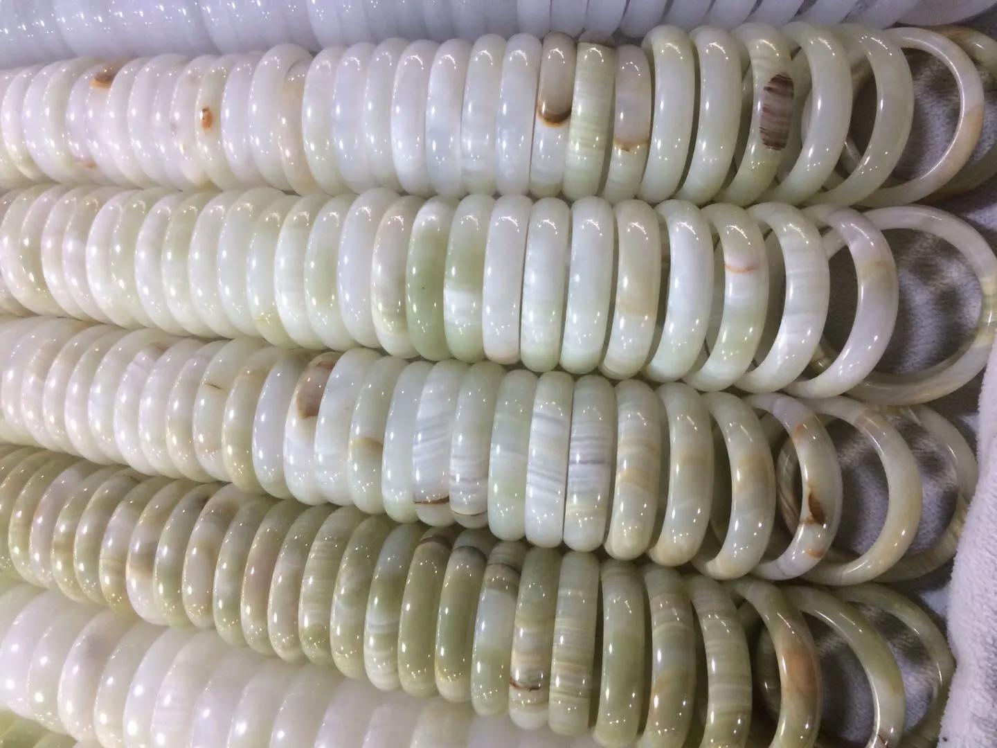 最贵的辟邪玉(最便宜养人的三种玉)(图3) 最贵的辟邪玉(最便宜养人的三种玉)(图3)