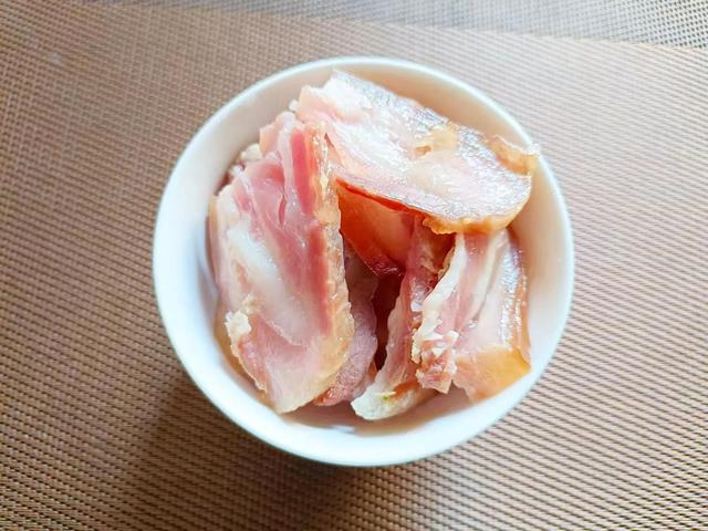 正宗煲仔饭的做法窍门（煲仔饭怎么做好吃）(9)