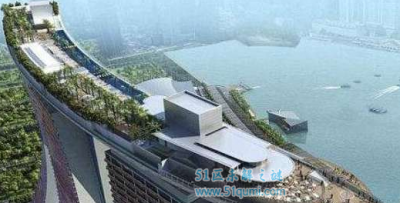 ​世界上最高的空中泅水池，水面高于池边如同高空瀑布