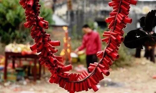 大年初一的风俗有哪些，大年初一的习俗有哪些？图1