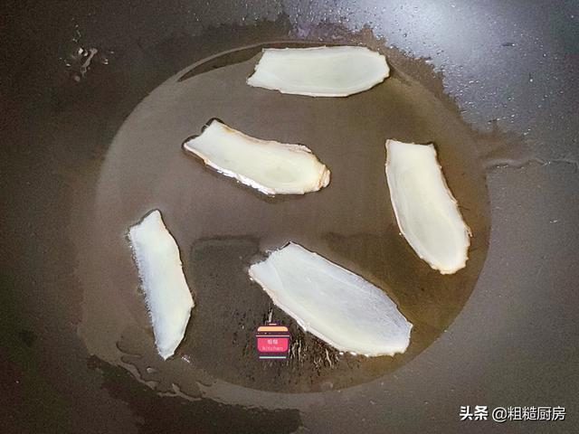 烤鸭鸭架熬汤最简单的方法（吃完烤鸭鸭架别浪费）(7)