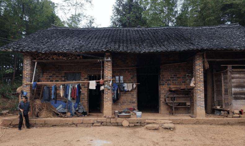 住进老人过世的房子需要怎么弄（死过人的房子处理办法）(图1)
