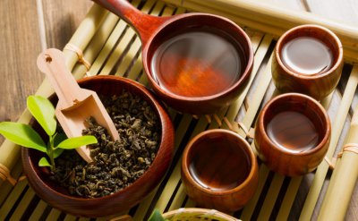 ​绿茶中的茶多酚有什么作用（茶多酚是什么）