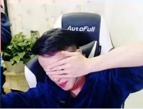 文森特战旗直播间哭了(战旗直播转型被迫解约文森特)(4)