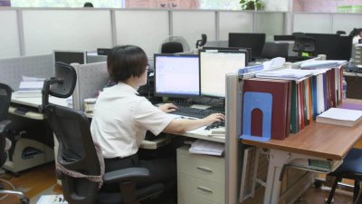​央企的正式工和公务员哪个好（央企正式编制和事业编的区别）