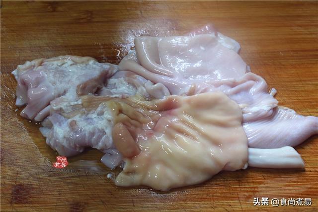 正宗猪肚煲鸡汤的家常做法(老妈做了几十年的猪肚煲鸡汤)(8)
