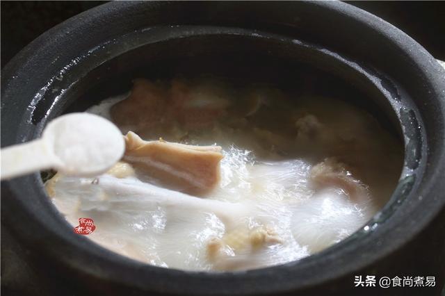 正宗猪肚煲鸡汤的家常做法(老妈做了几十年的猪肚煲鸡汤)(15)