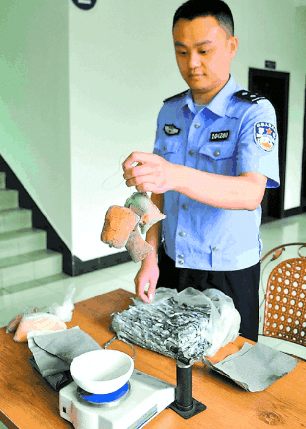 吸金球是怎样做_生产线工人怎么偷走黄金的 吸金球是怎样做_生产线工人怎么偷走黄金的