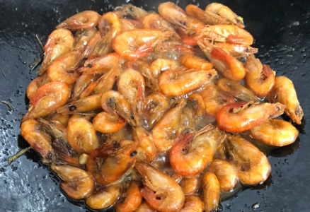 炒河虾的做法,河虾怎么炒好吃又简单的做法图5