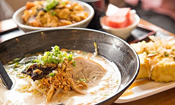 安顺美食城在哪里,安顺这个城市怎么样图6
