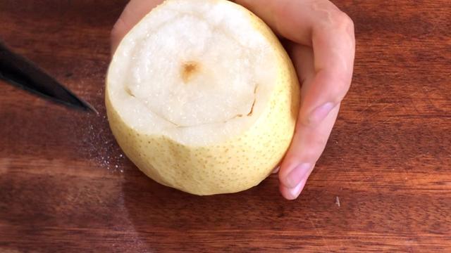 止咳润肺冰糖雪梨的做法(教你一个冰糖雪梨的养生做法)(4)