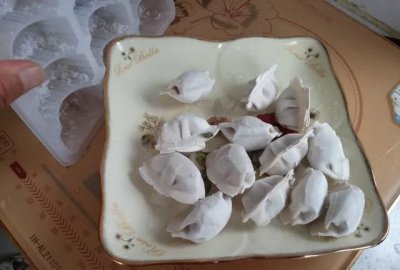 ​冻饺子为什么皮会裂口，冻过的饺子再煮为什么老是开裂呢？