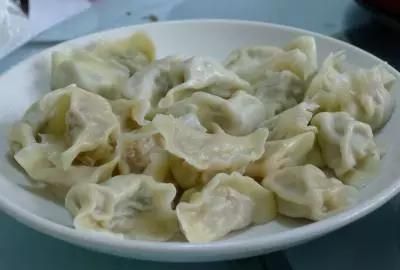 水饺冷冻以后为什么会炸口