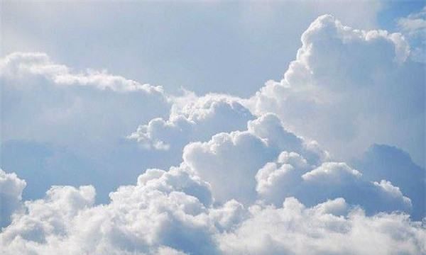 漂浮在空中的一朵云有多重,一朵云重50万公斤,为什么掉不下来?图2