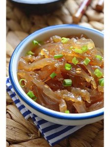 ​凉拌海蜇丝最好吃的做法（海蜇丝这样凉拌好吃又简单）