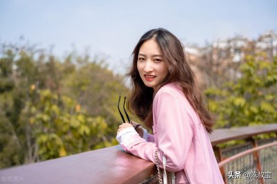 ​花痴是什么意思（女人是否花痴？）