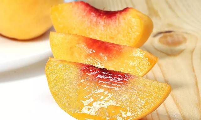 黄桃削皮后可以放冰箱冷冻吗