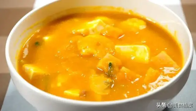 小菜豆腐汤的家常做法(豆腐汤怎么做好吃又简单视频)