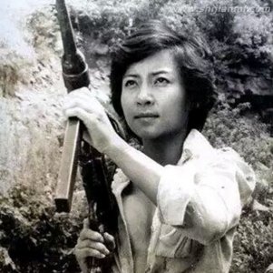 ​越南女兵不穿内衣真相!防不胜防(诱惑敌人)