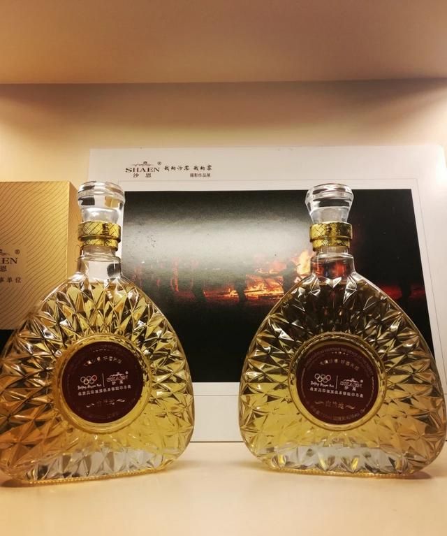 白兰地是否就是葡萄酒,白兰地和香槟属于葡萄酒吗?图2