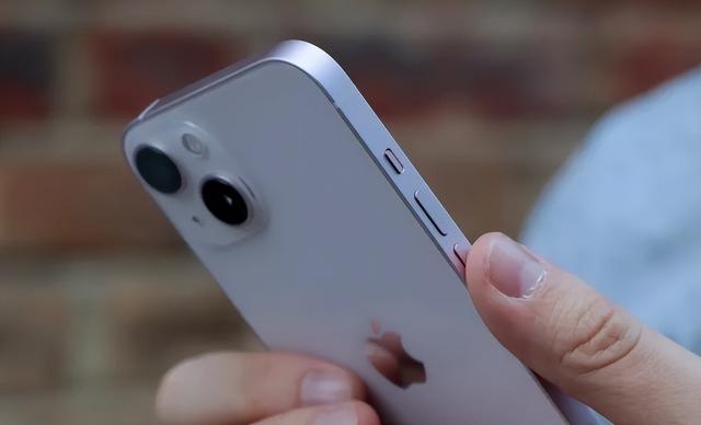 库克回应iphone14pro供不应求(库克回馈果粉iPhone13跌价1180元)(4)