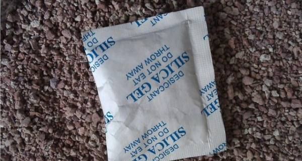 干燥剂是什么样的,什么食品里面有干燥剂图3